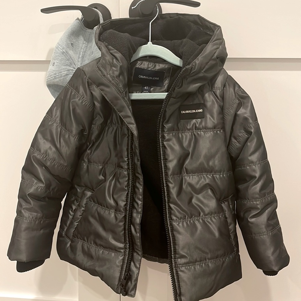 CALVIN KLEIN winter jacket in dark gray! Size 4t